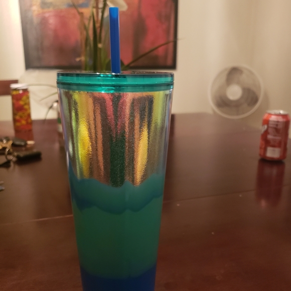 Starbucks 2022 Holiday tumbler - Picture 5 of 7